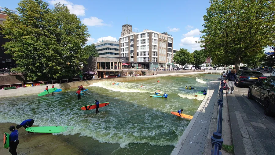 RiF010 (Steigersgracht surf wave), Rotterdam