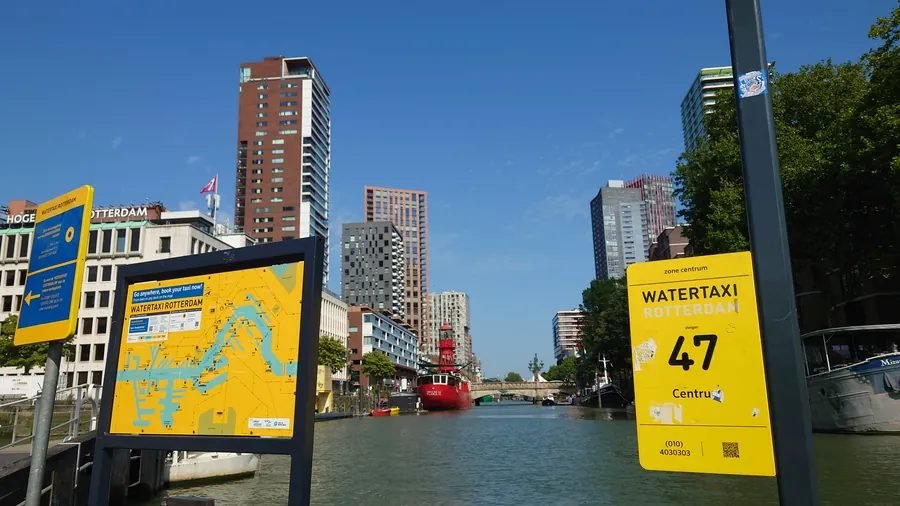 Water taxi to Kop van Zuid & the HAL building, Rotterdam Water taxi to Kop van Zuid & the HAL building, Rotterdam